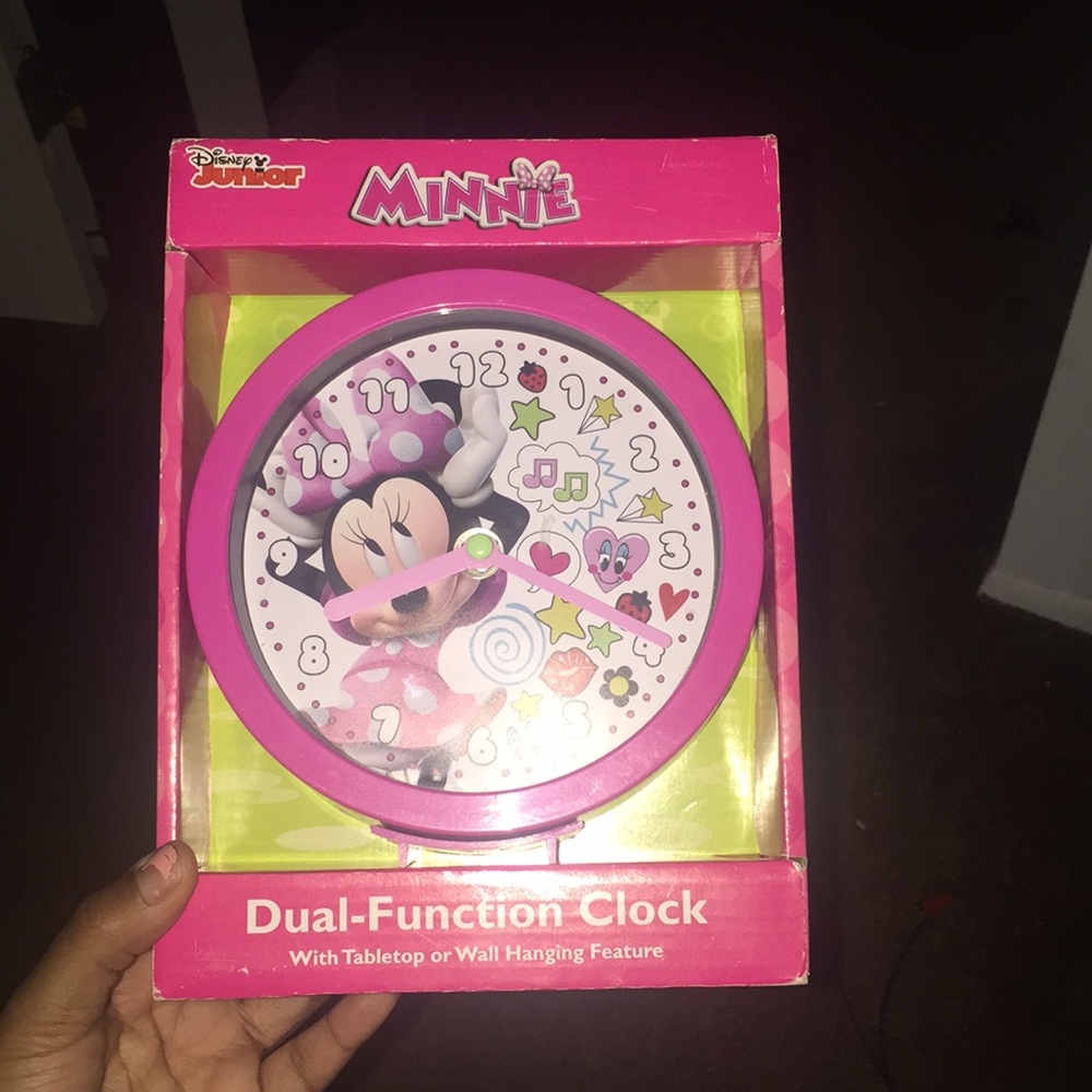 Cute Minnie Mouse clocked never used 😍😍😍